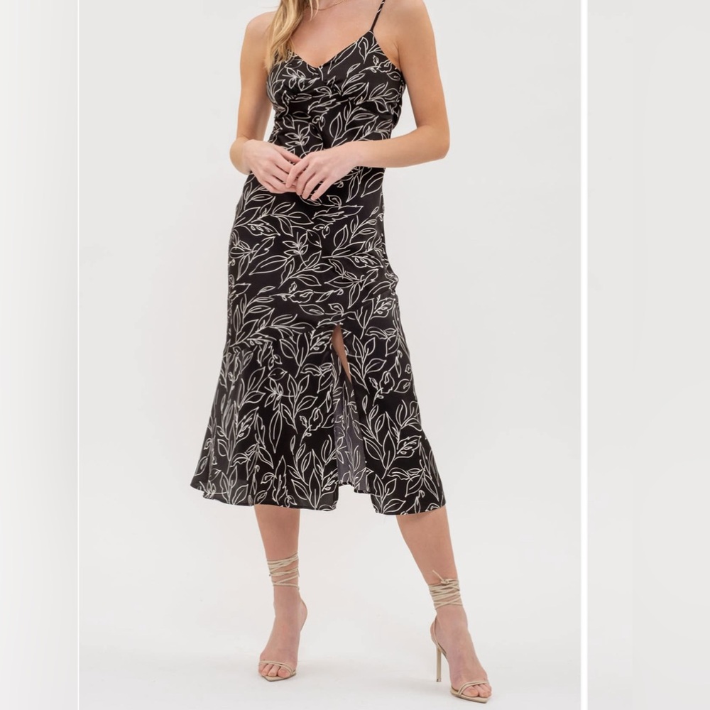 Blue Pepper Leaf Print Midi Dress